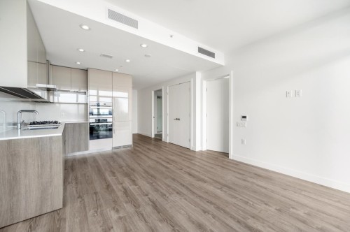 1303-6511 Sussex Avenue, Burnaby, BC 