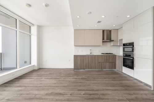 1303-6511 Sussex Avenue, Burnaby, BC 