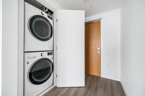 1303-6511 Sussex Avenue, Burnaby, BC 