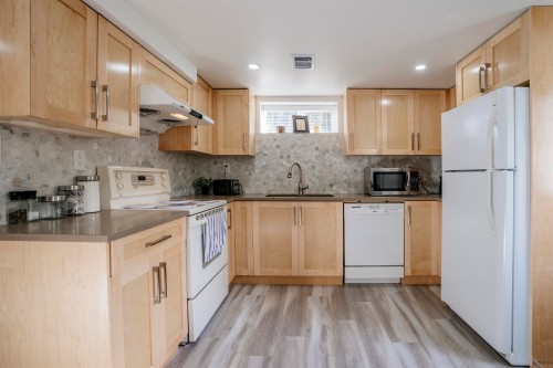 2813 St Johns Street, Port Moody, BC 