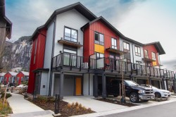 38070 Helm Way  Squamish, BC V8B 1E6