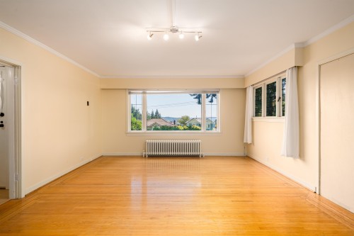 1371 Mathers Avenue, West Vancouver, BC 