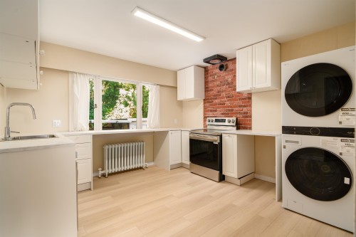 1371 Mathers Avenue, West Vancouver, BC 