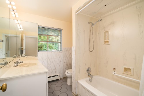 1371 Mathers Avenue, West Vancouver, BC 