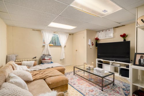 1371 Mathers Avenue, West Vancouver, BC 