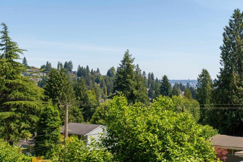 1371 Mathers Avenue, West Vancouver, BC 