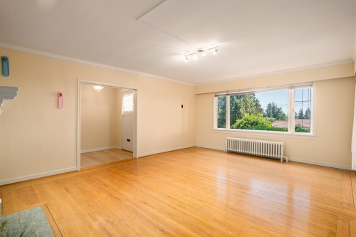 1371 Mathers Avenue, West Vancouver, BC 