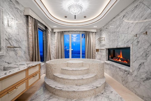 1121 Crestline Road, West Vancouver, BC 