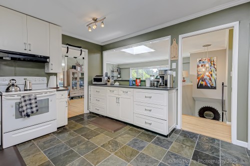 5105 8a Avenue  Delta, BC V4M 1T5