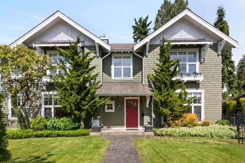 4379 Ross Crescent  West Vancouver, BC V7W 1B3