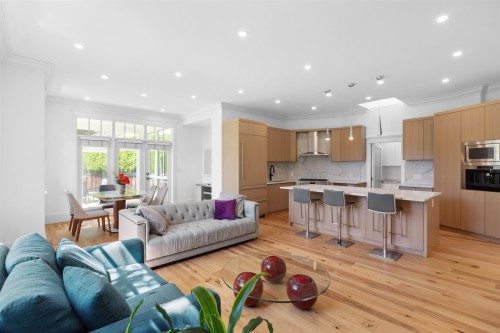 4379 Ross Crescent, West Vancouver, BC 