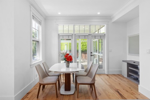 4379 Ross Crescent, West Vancouver, BC 