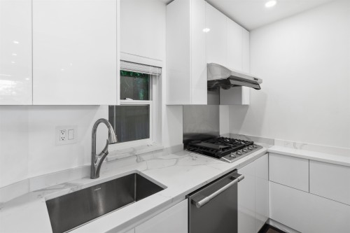 4379 Ross Crescent, West Vancouver, BC 