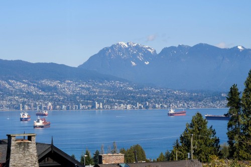 4557 4Th Avenue W, Vancouver, BC 