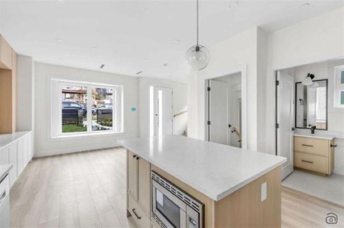 718 62Nd Avenue E, Vancouver, BC 