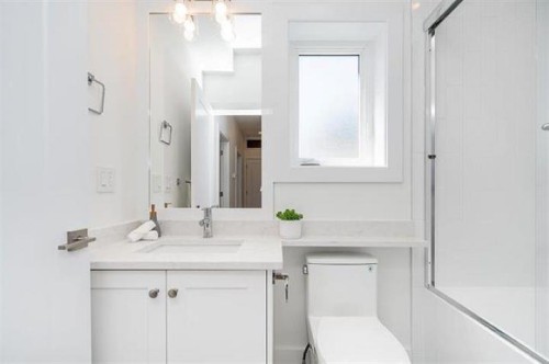 718 62Nd Avenue E, Vancouver, BC 