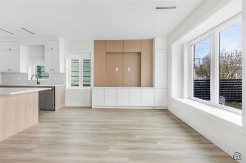 718 62Nd Avenue E, Vancouver, BC 