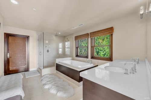 4742 Caulfeild Drive, West Vancouver, BC 