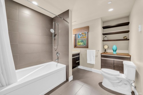 4742 Caulfeild Drive, West Vancouver, BC 