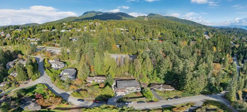 4742 Caulfeild Drive, West Vancouver, BC 