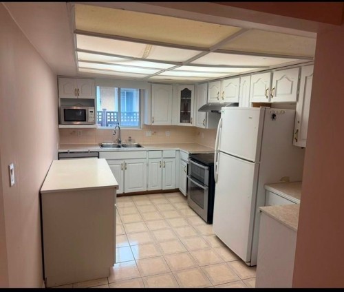 8200 Garden City Road, Richmond, BC 