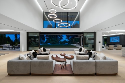 690 Knockmaroon Road, West Vancouver, BC 