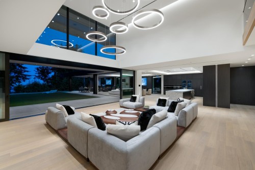 690 Knockmaroon Road, West Vancouver, BC 