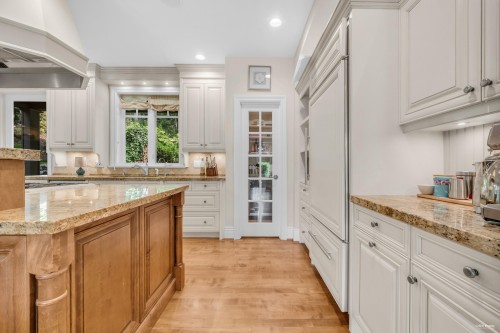 4513 Caulfeild Lane, West Vancouver, BC 