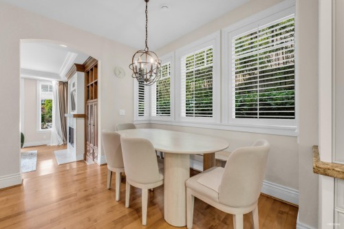 4513 Caulfeild Lane, West Vancouver, BC 