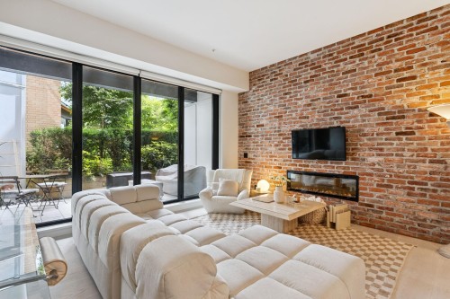 109-300 Salter Street  New Westminster, BC V3M 0L9