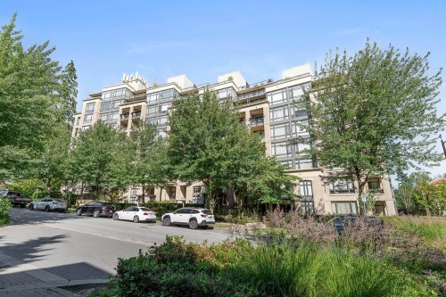 902-9300 University Crescent, Burnaby, BC 