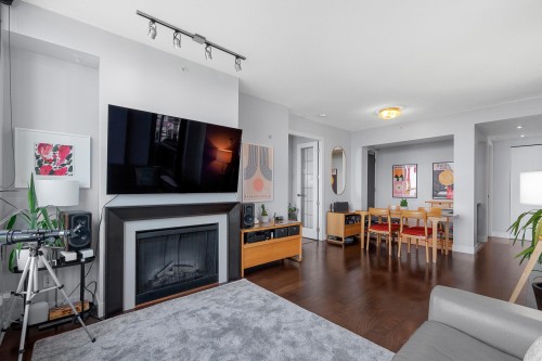 902-9300 University Crescent, Burnaby, BC 