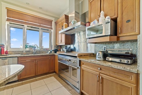 2523 Marr Creek Court, West Vancouver, BC 