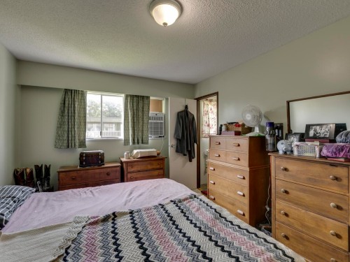 5566 49 Avenue, Delta, BC 