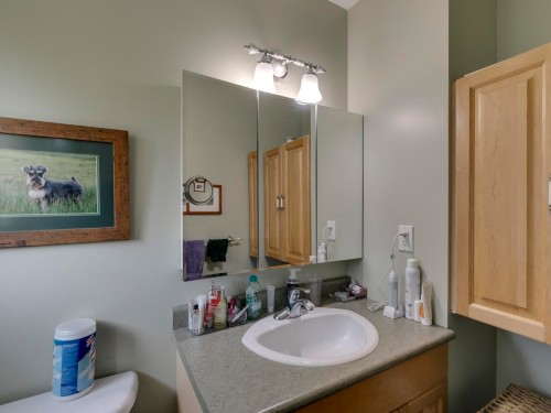 5566 49 Avenue, Delta, BC 