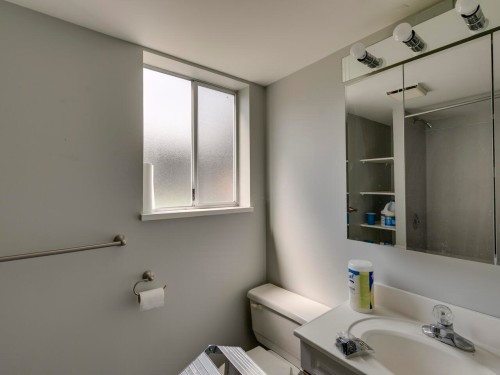 5566 49 Avenue, Delta, BC 