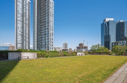 404-6240 Mckay Avenue, Burnaby, BC 