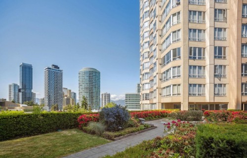 404-6240 Mckay Avenue, Burnaby, BC 