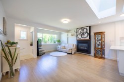 931 Sperling Avenue  Burnaby, BC V5B 4H7