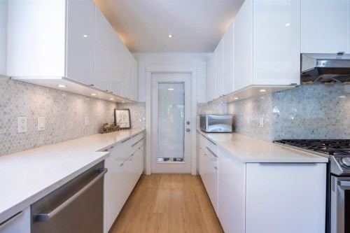 931 Sperling Avenue, Burnaby, BC 