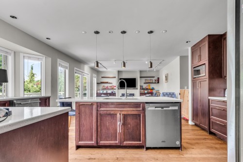 23547 108 Avenue, Maple Ridge, BC 