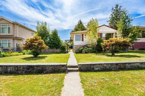 3724 Kincaid Street  Burnaby, BC V5G 1V5