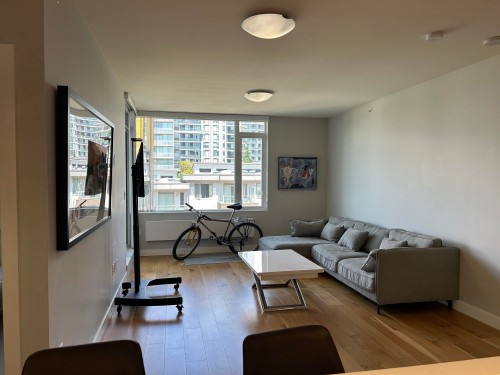 518-9393 Tower Road  Burnaby, BC V5A 0E2