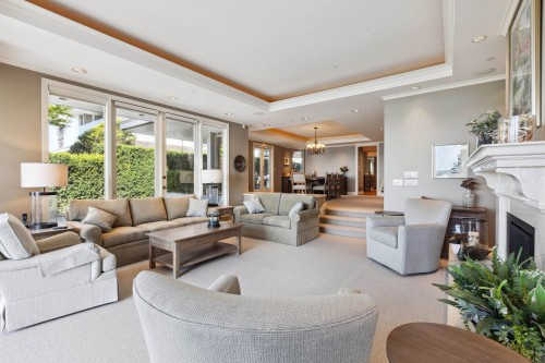 2406 Bellevue Avenue, West Vancouver, BC 