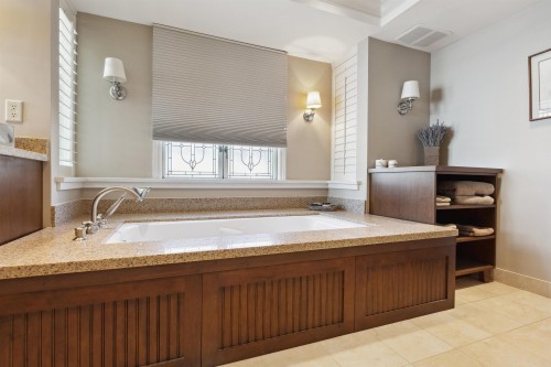 2406 Bellevue Avenue, West Vancouver, BC 