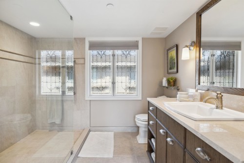 2406 Bellevue Avenue, West Vancouver, BC 