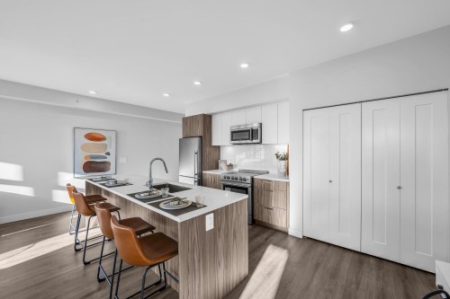 404-5535 Hastings Street, Burnaby, BC 