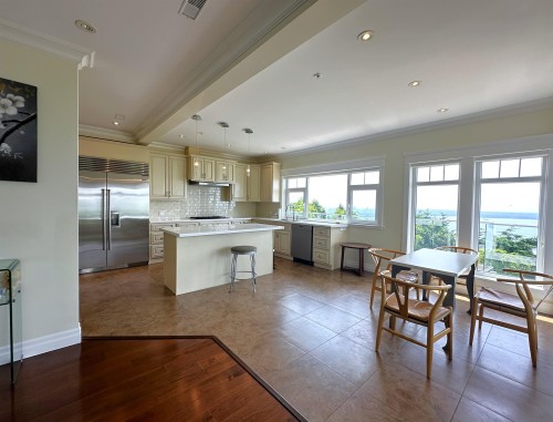 2358 Constantine Place, West Vancouver, BC 