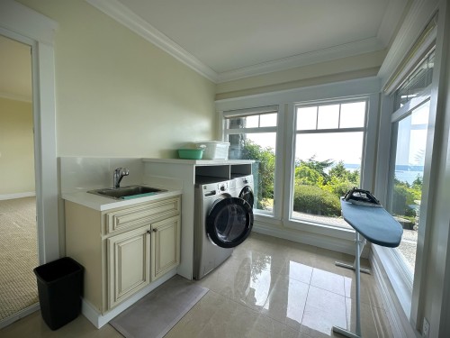 2358 Constantine Place, West Vancouver, BC 