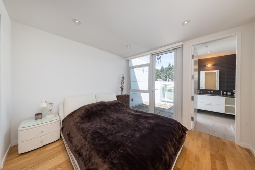 2216 Willow Street, Vancouver, BC 